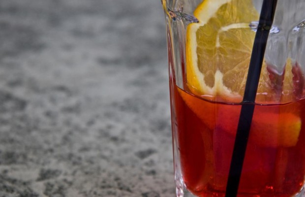 Urlaub: Die Ladies schauen häufiger zu tief ins Glas