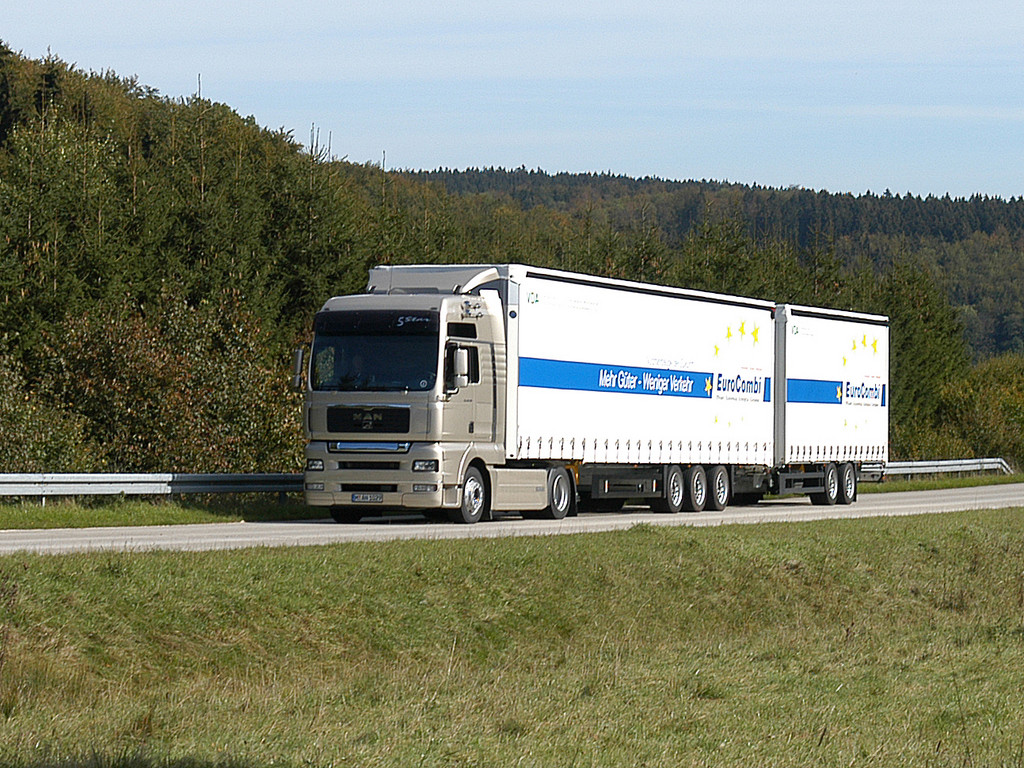 VDIK steht hinter Feldversuch mit langen Lastwagen