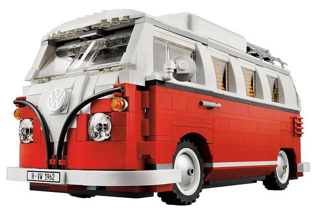 Volkswagen Bulli T1 aus Lego.