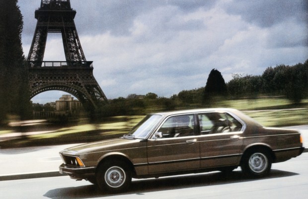 25 Tradition: Jahre BMW 730i bis 750i (E32) - Der Griff nach den Sternen