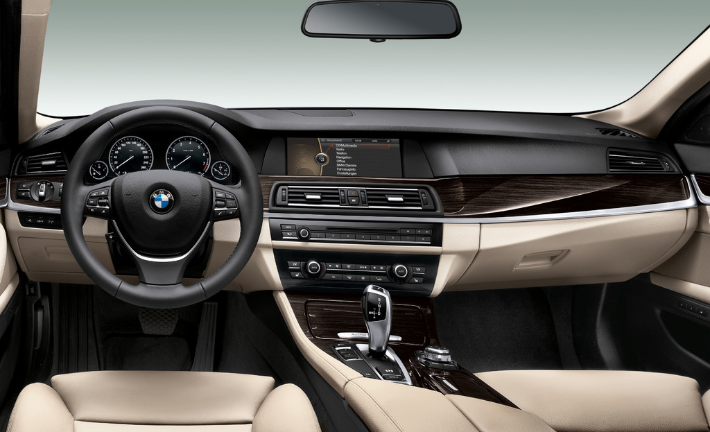 5er BMW jetzt auch mit 340-PS-Hybridantrieb