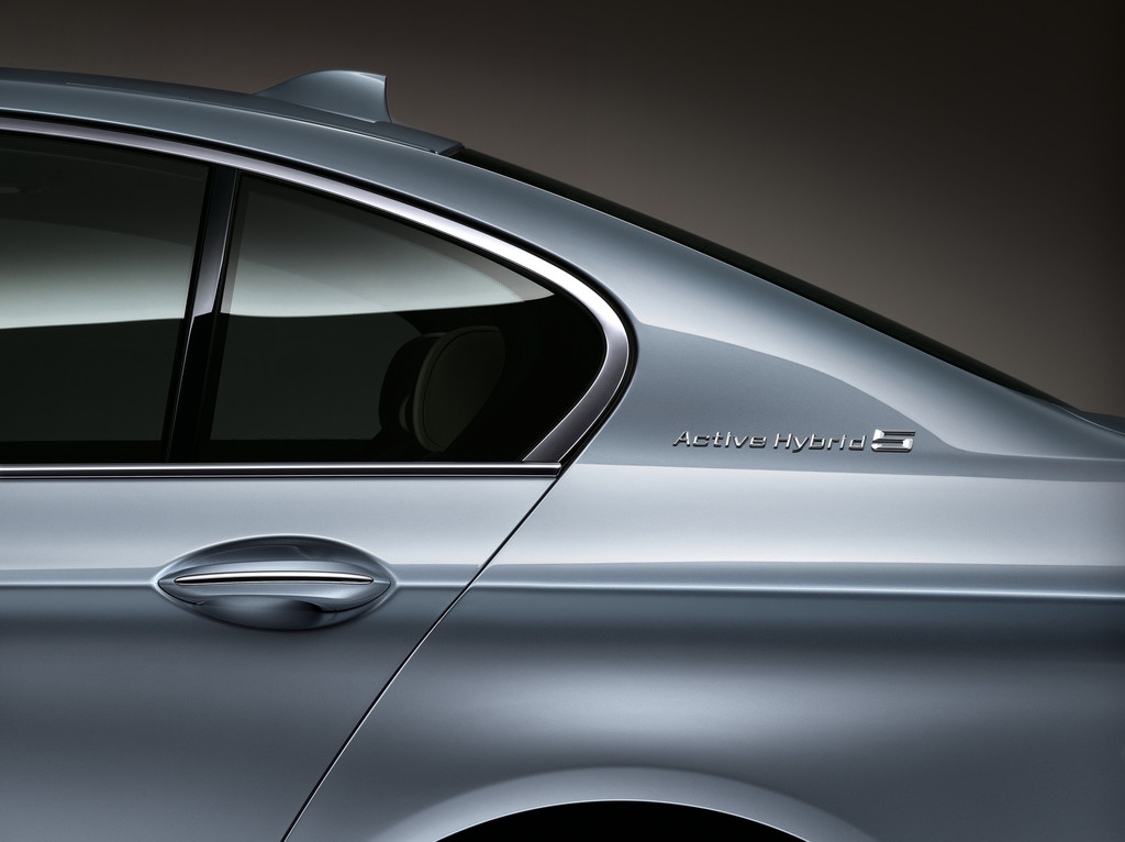 5er BMW jetzt auch mit 340-PS-Hybridantrieb