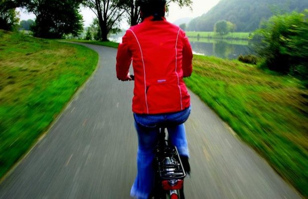 ADFC protestiert gegen Kürzungen beim Radwegebau
