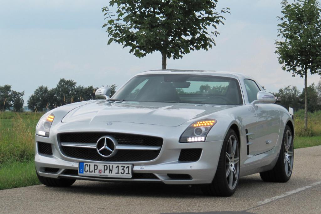 Auch geschlossen macht der SLS eine gute Figur
