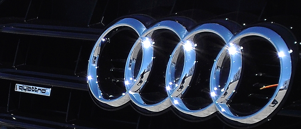 Audi A5: Die vier Markenringe sitzen vorn im oberen Teil des Kühlergrills. 