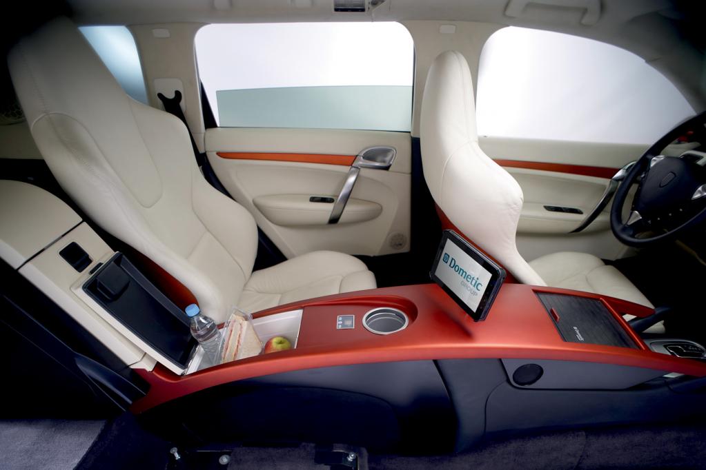 Automobile Bordbar: Brückenschlag