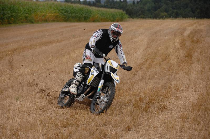 BMW F 800 GS: Touratech erfolgreich bei Zwölfstunden-Endurorennen Dawn to Dusk