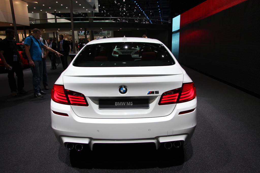 BMW M5.
