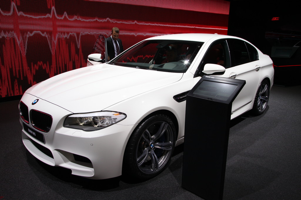 BMW M5.