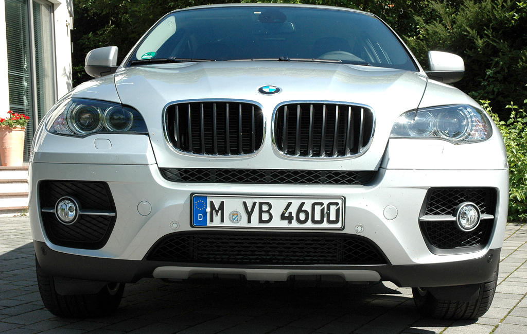 BMW X6 xDrive 30d: Blick auf die Frontpartie. 