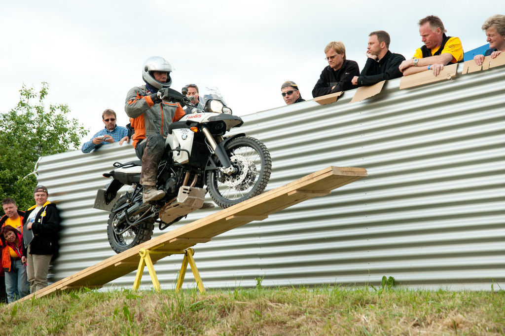 BMW ruft zur GS-Challenge 2012 auf