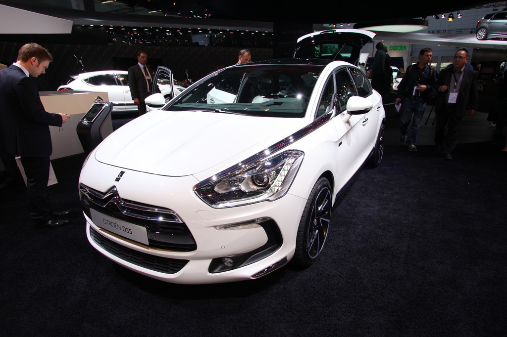 Citroen DS5.