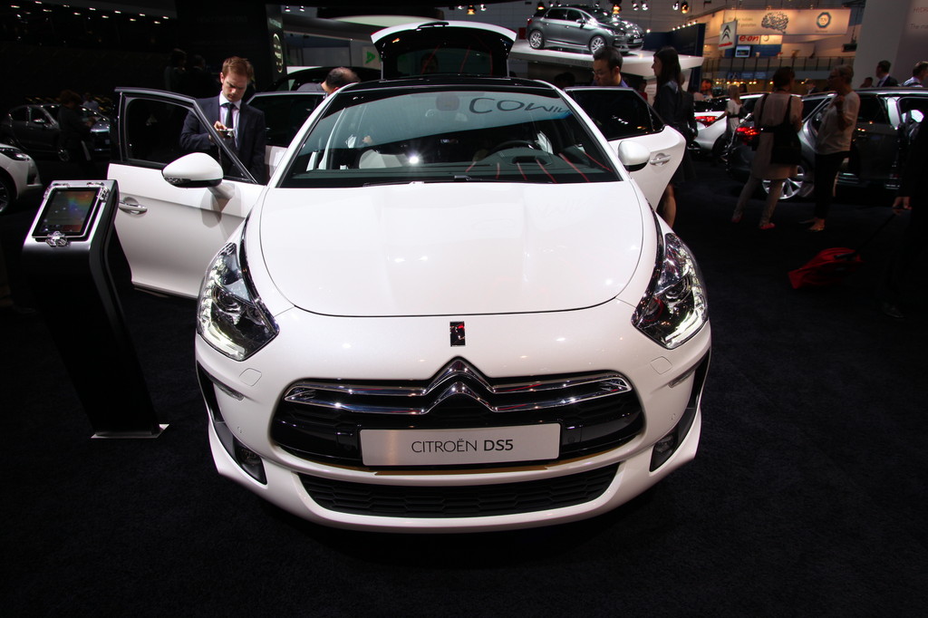 Citroen DS5.