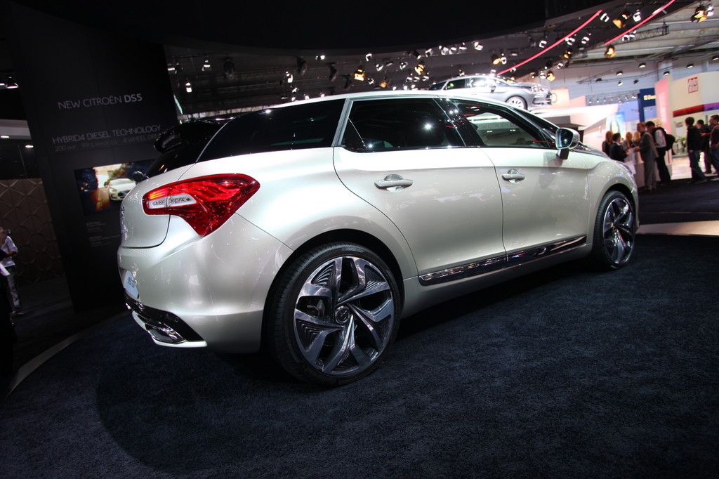 Citroen DS5.