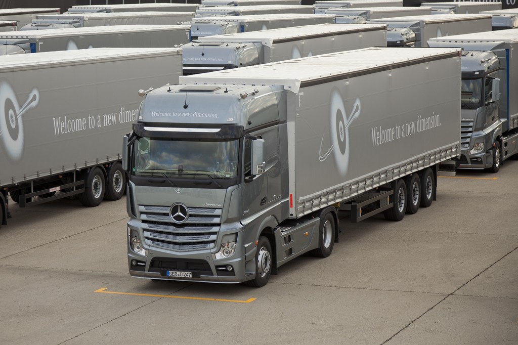 Daimler will 2013 eine halbe Millionen Lkw absetzen