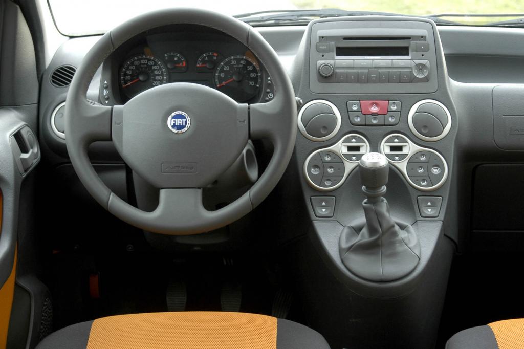 Das Cockpit ist van-artig angeordnet