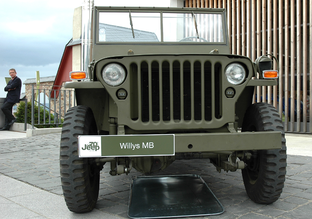 Das Original: Willys MB, Baujahr 1944, links Markus Hauf. 
