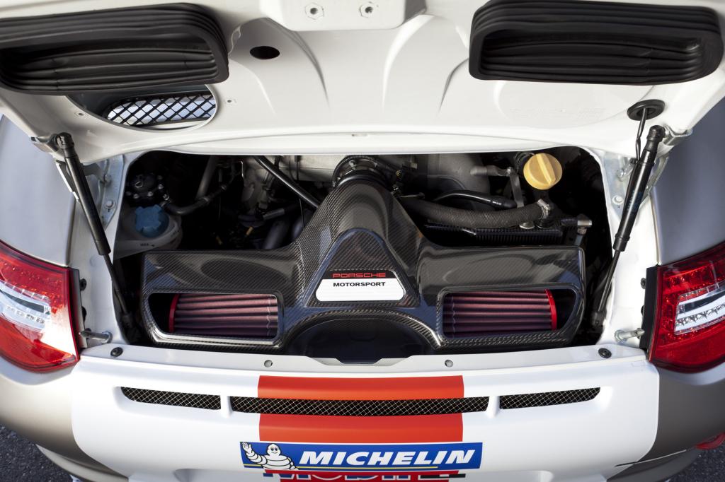 Der 4,0-Liter-Sechszylinder-Boxer kommt auf 368 kW/500 PS