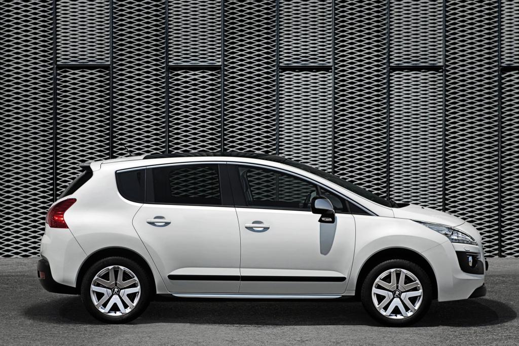 Der Peugeot 3008 Hybrid wird aber im Gegensatz zu den anderen Öko-Fahrzeugen von einem Dieselmotor statt einem Benziner angetrie