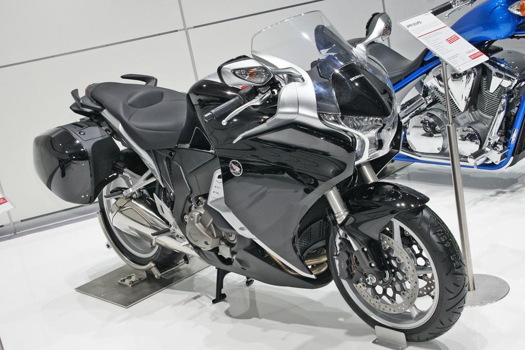 Die Honda VFR hat ein Doppelkupplungsgetriebe