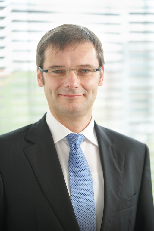 Dr. René Umlauft.