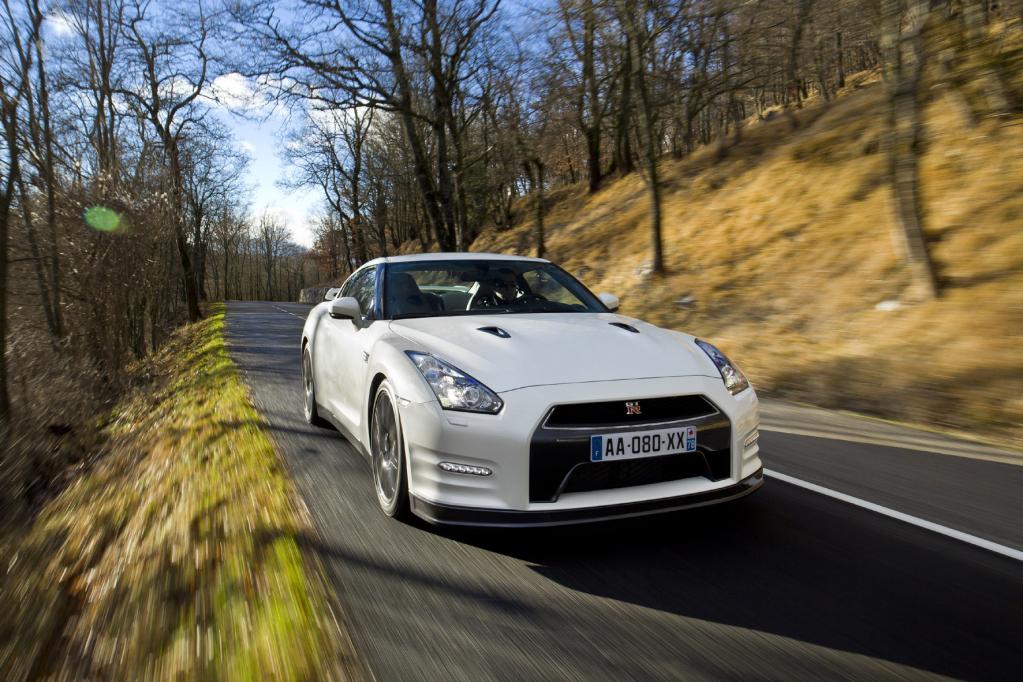 Ein schnelles Schnäppchen ist der Nissan GT-R: Eine Sprintzeit von 3,05 Sekunden gibt es schon für rund 90 000 Euro. 