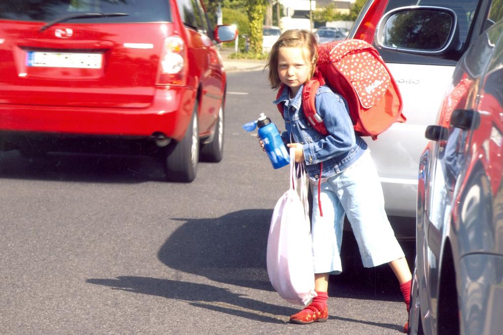 Empfehlenswert ist es, den Weg zur Schule mit den Kindern vorher einige Male abzugehen