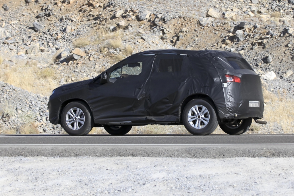 Erwischt: Citroën und Peugeot bringen Baby-SUV