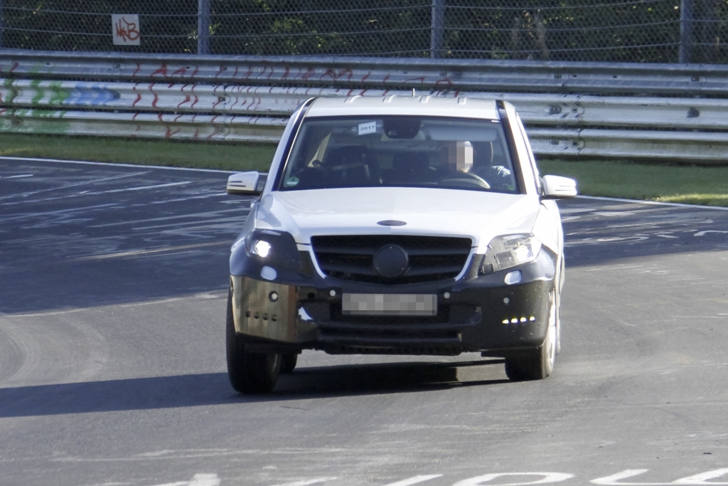 Erwischt: Erlkönig Mercedes GLK - Im Look der Brüder