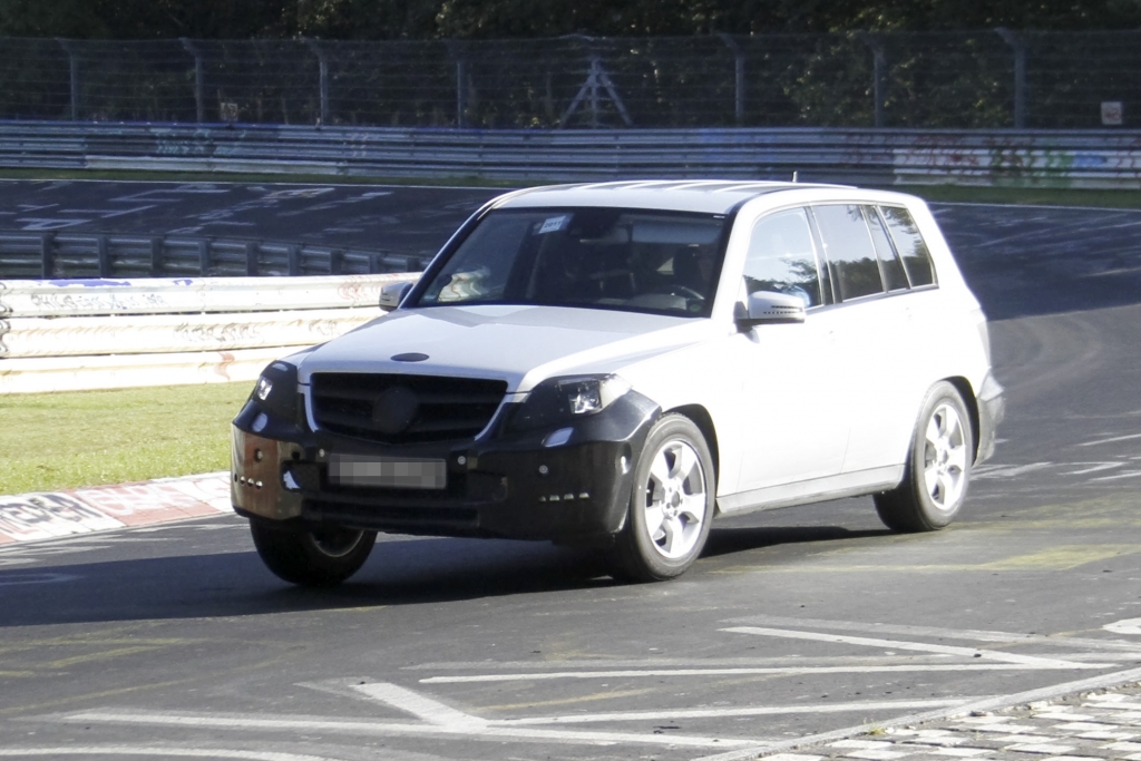 Erwischt: Erlkönig Mercedes GLK - Im Look der Brüder