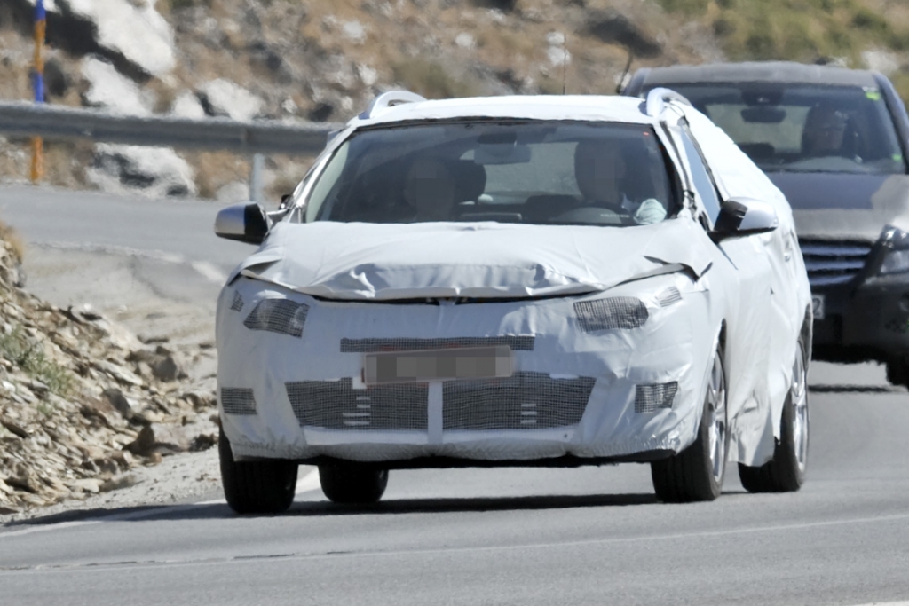 Erwischt: Erlkönig Renault Megane