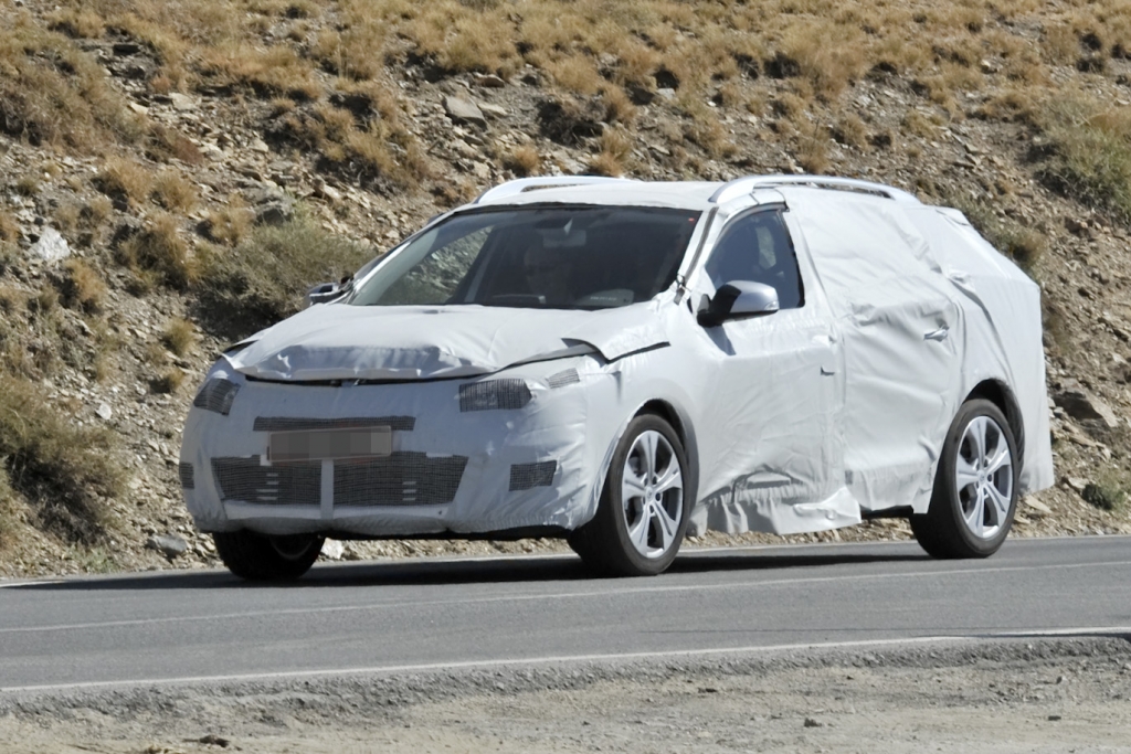 Erwischt: Erlkönig Renault Megane