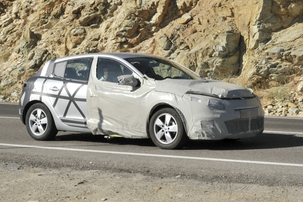 Erwischt: Erlkönig Renault Megane