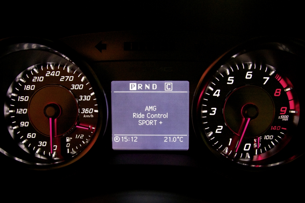Für den Mercedes-Benz SLS AMG ist auf Wunsch das Ride-Control-Sportfahrwerk erhältlich.