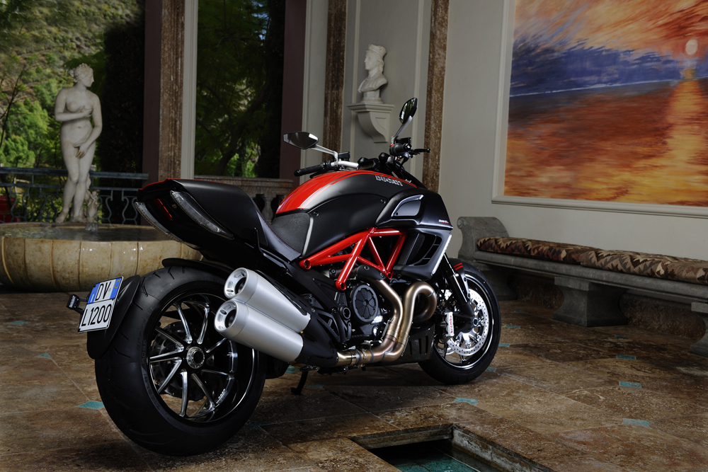 Fahrbericht Ducati Diavel: Batman's Bike