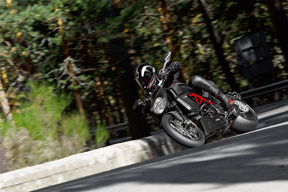 Fahrbericht Ducati Diavel: Batman's Bike