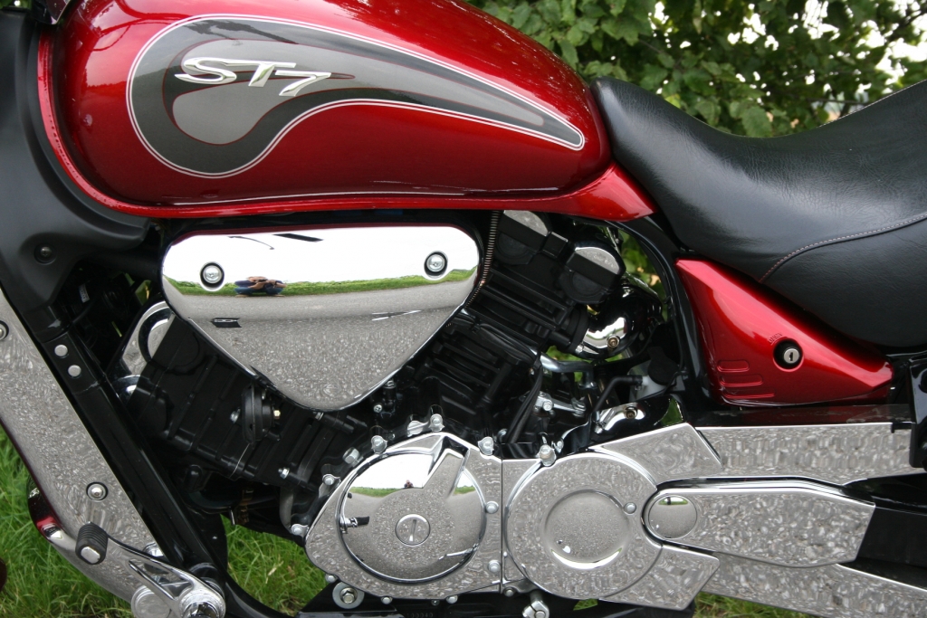 Fahrbericht Hyosung ST 700i: Artgerechter Auftritt