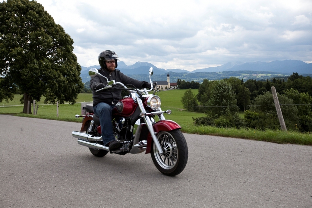Fahrbericht Hyosung ST 700i: Artgerechter Auftritt