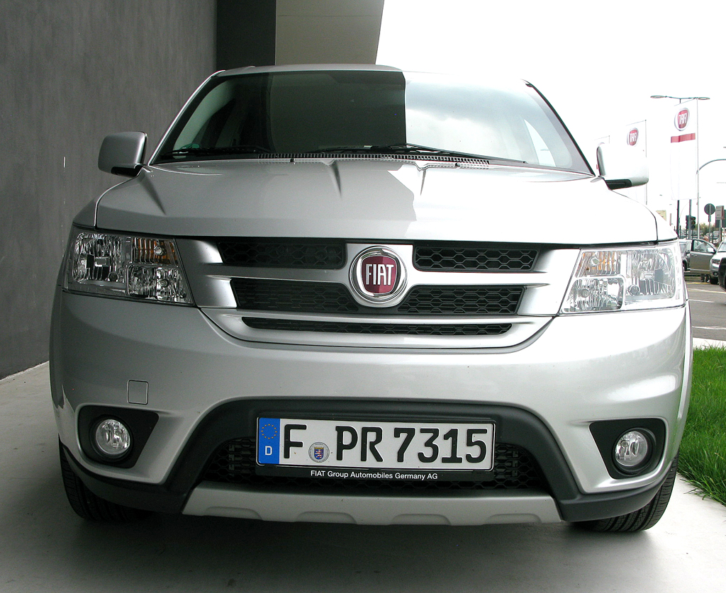 Fiat Freemont: Blick auf die Frontpartie. 