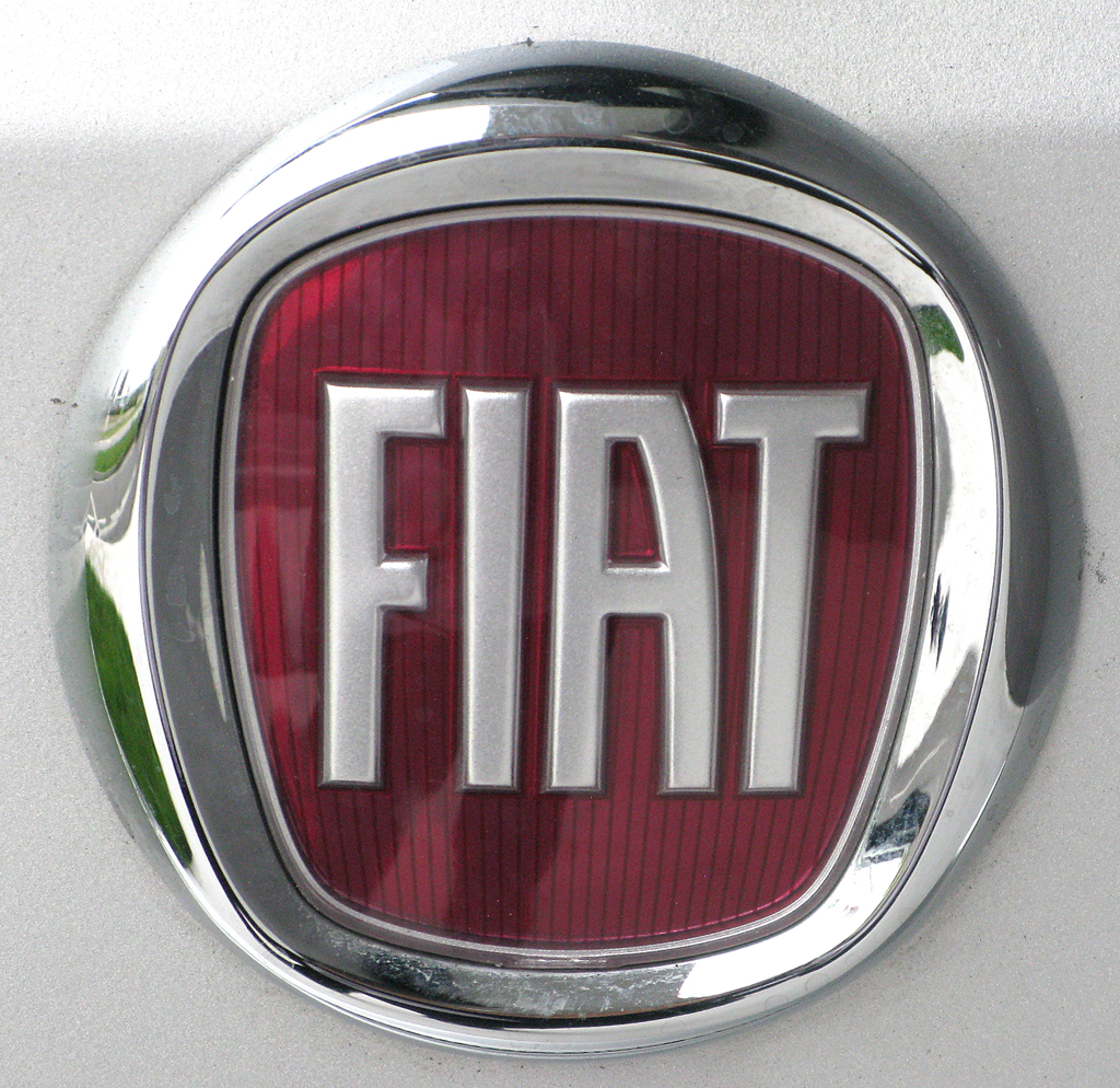Fiat Freemont: Das Markenlogo sitzt hinten auf der Kofferraumklappe. 