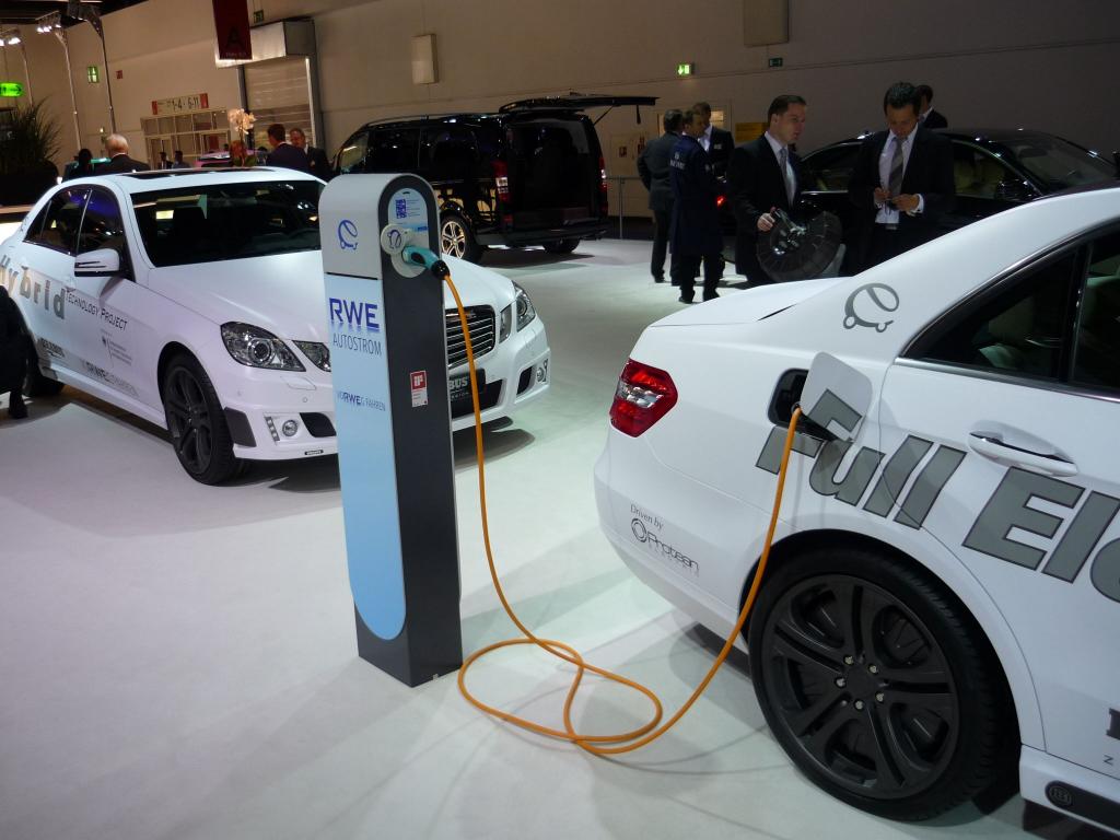 Gleichstrom-Tankstellen: E-Auto in 15 Minuten 
