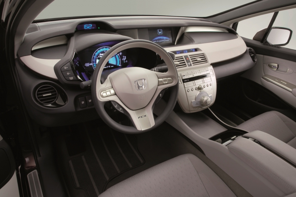 Honda FCX Clarity - Auf der Suche nach der Tankstelle