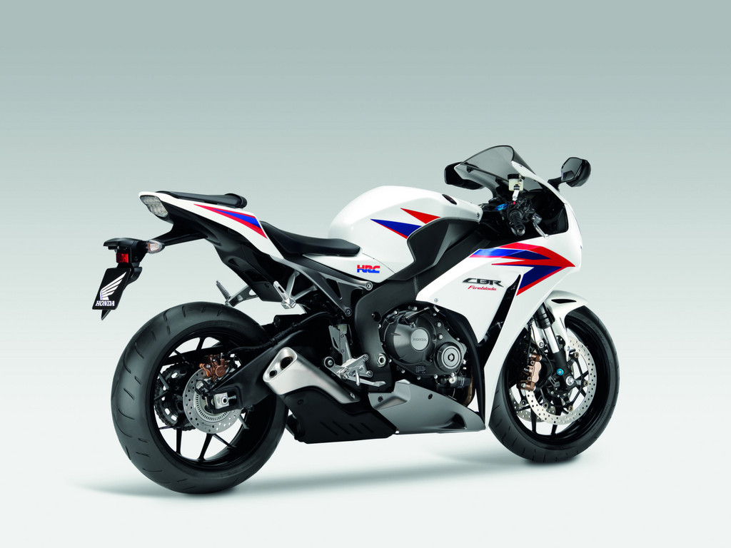 Honda Fireblade geht umfangreich überarbeitet in die neue Saison
