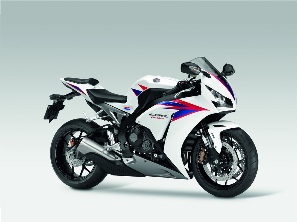 Honda Fireblade geht umfangreich überarbeitet in die neue Saison