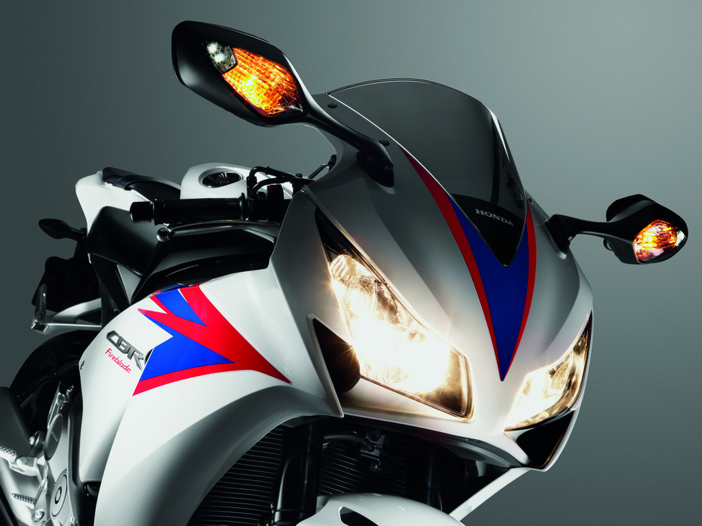 Honda Fireblade geht umfangreich überarbeitet in die neue Saison