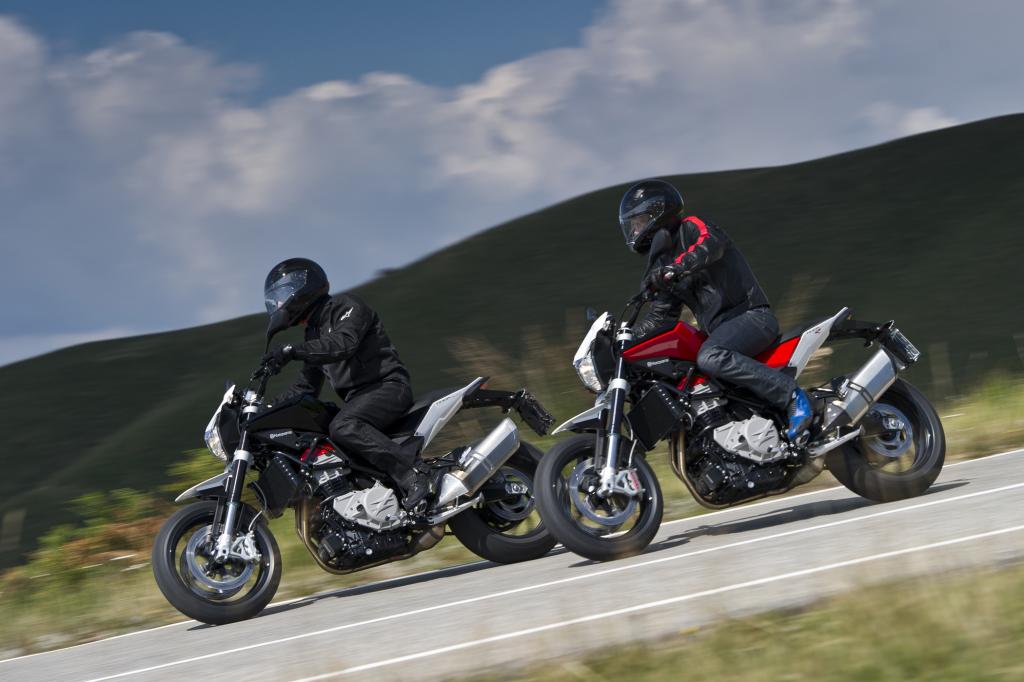 Husqvarna Nuda 900 - Zweizylinder serienmäßig