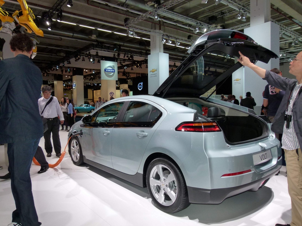 IAA 2011 – Alternative Antriebe: Opel Ampera, Chevrolet Volt und Toyota Prius