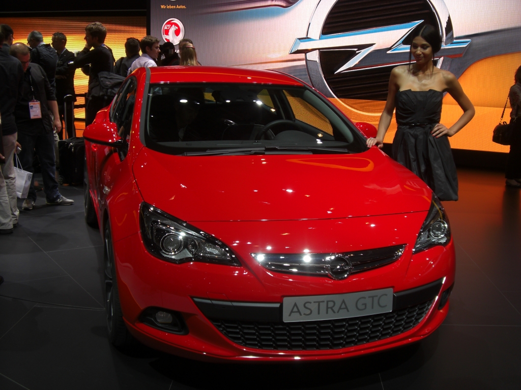 IAA 2011: Astra GTC