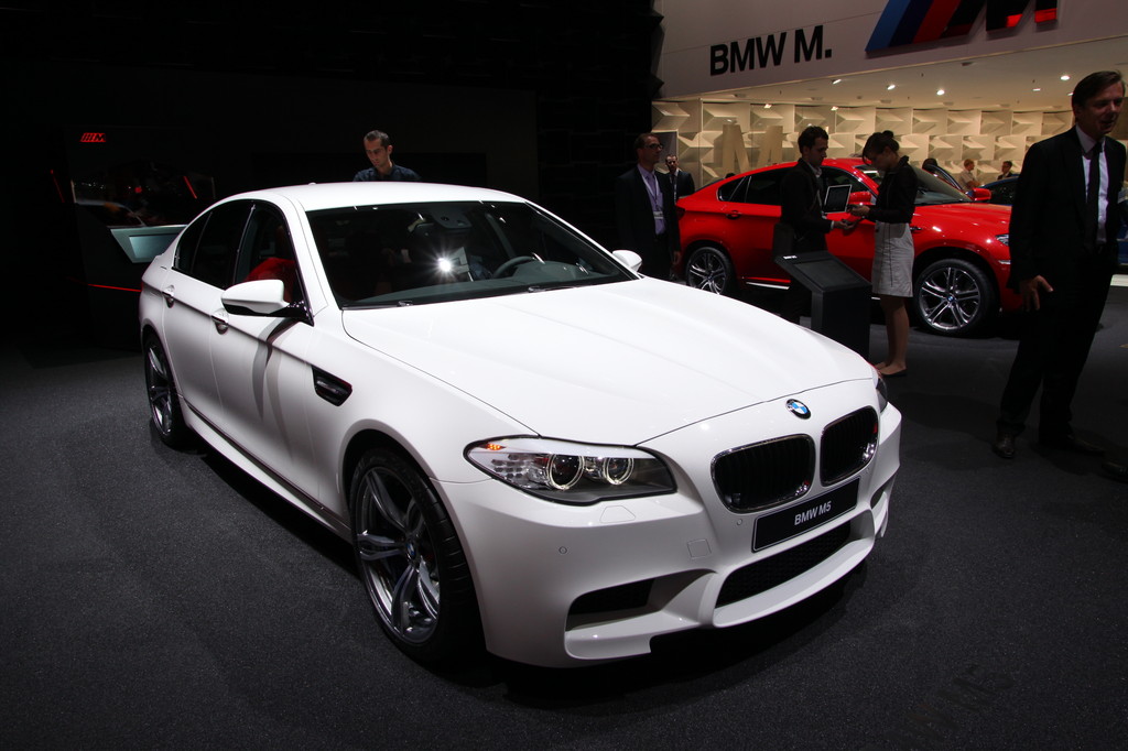IAA 2011: BMW M5 ist bis zu 305 km/h schnell