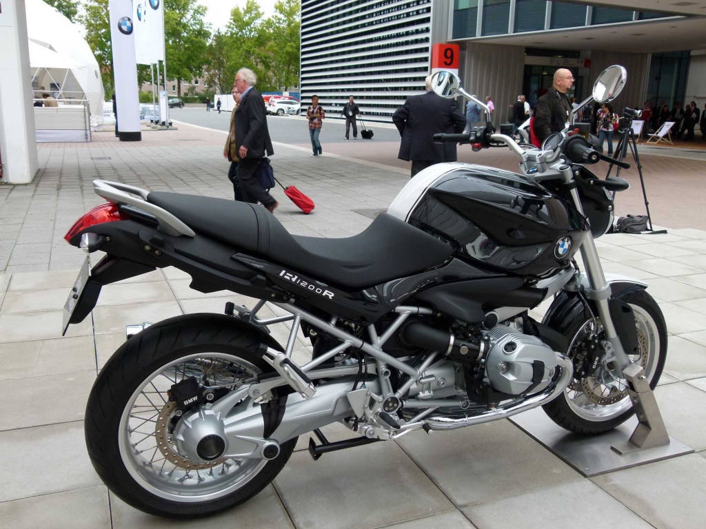 IAA 2011: BMW Motorrad & Husqvarna Motorcycles